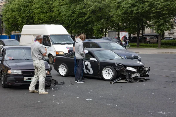 Spb Rosja Jun 2018 Wypadek Samochodowy Wypadku Samochodowym Drodze — Zdjęcie stockowe