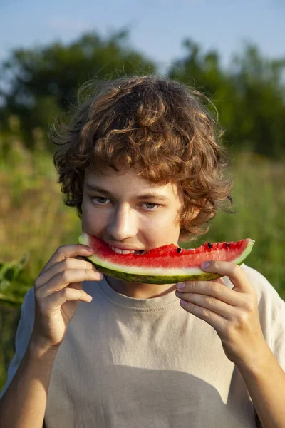 Boy Eating Watermelon Summer Outdoors — Stock Photo, Image