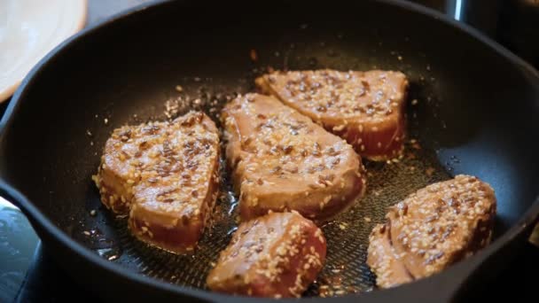 Slices Tuna Breading Made Sesame Seeds Fried Non Stick Pan — Stock Video