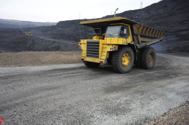 Madencilik, maden ocakları ve madenlerde çalışmak için ekipman.