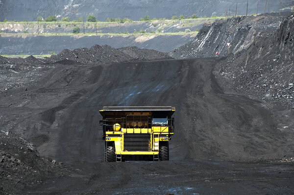 Mining, equipment for working in a quarry