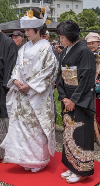 Geleneksel kostümlü Japon gelin