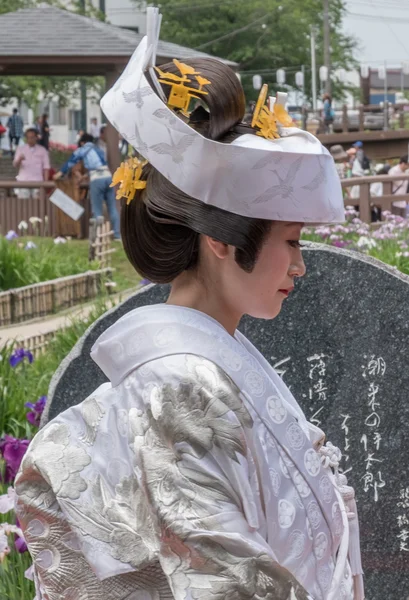 伝統的な衣装を着た日本の花嫁 — ストック写真