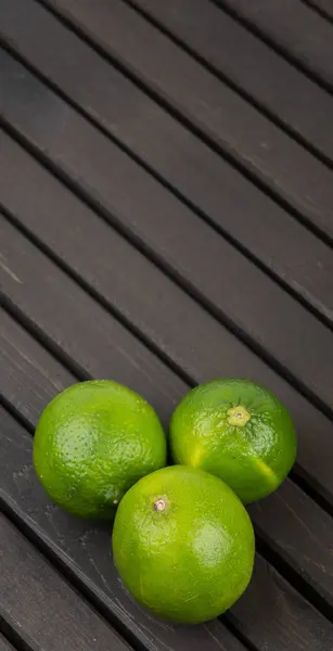 Frutas frescas de lima — Fotografia de Stock