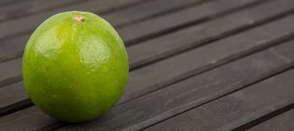 Frische Limettenfrüchte — Stockfoto