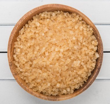 kahverengi şeker kabın içinde