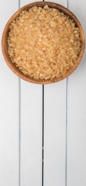 kahverengi şeker kabın içinde