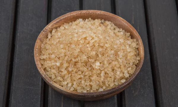 kahverengi şeker kabın içinde