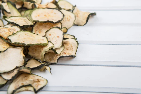 Getrocknete Zucchini aus Holz — Stockfoto