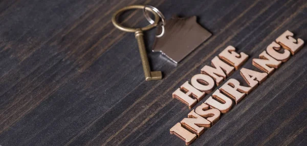 Home Insurance Text House Key Wooden Table Top — Stock Photo, Image