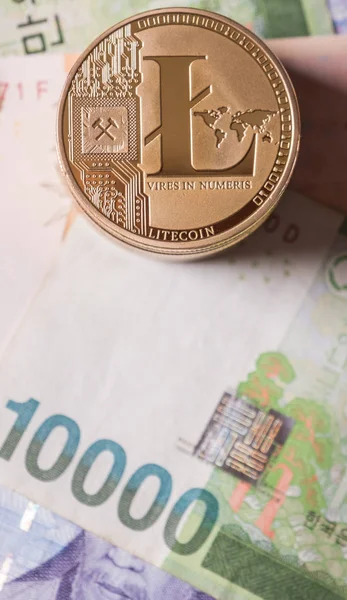 Kryptowaluta Litecoin Południowokoreański Banknoty — Zdjęcie stockowe
