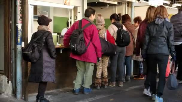 Turistas Viajeros Tsukiji Market Tokio Japón — Vídeos de Stock