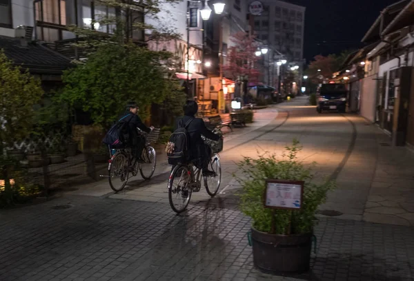 Personnes Vélo Dans Rue Matsumoto Trottoir Ville Nuit — Photo