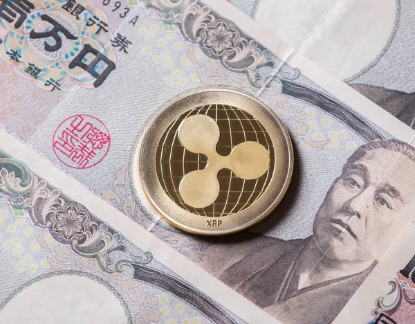 Rippple Pièce Crypto Monnaie Sur Les Billets Banque Yen Japonais — Photo