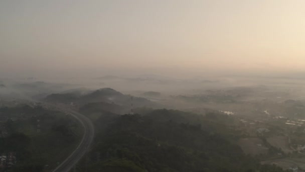 Pemandangan Perumahan Penduduk Putrajaya Pegunungan Saat Matahari Terbenam Malaysia — Stok Video