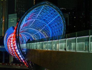 Gecenin dönme dolabı.