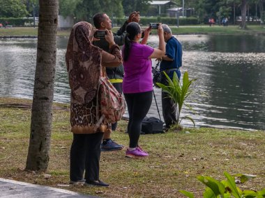 Parktaki bir grup insan