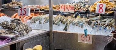 Barselona, İspanya 'daki deniz ürünleri pazarı