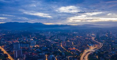 Hong Kong şehrinin hava görüntüsü.