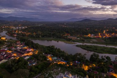 Sabahleyin Trieste şehrinin manzarası