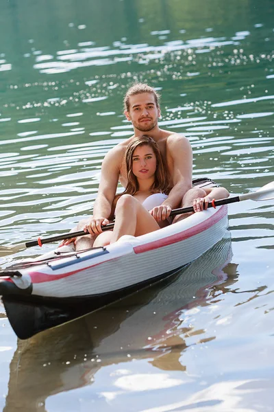 Happy Couple Kayak — Stock Photo, Image