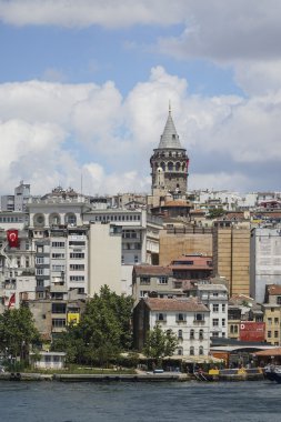 Karakoy, Galata Kulesi ve Eminonu kıyısından Altın Boynuz İstanbul, Türkiye