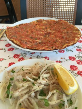 tipik Türk gıda lahmacun