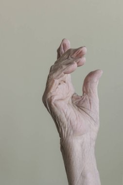 üst düzey bir kişinin kırışmış el