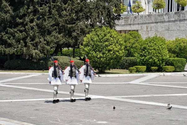 Uroczyste zmiana straży Evzon w Ateny, Grecja — Zdjęcie stockowe