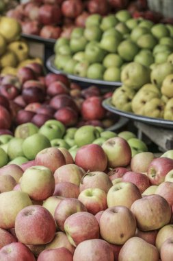 Taze ve olgun elma Market
