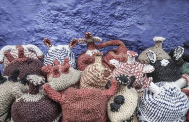 Renkli örgü şapkalar