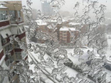 penceresinde street kar altında karşı buz