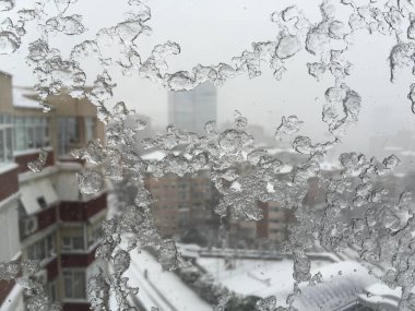 penceresinde street kar altında karşı buz