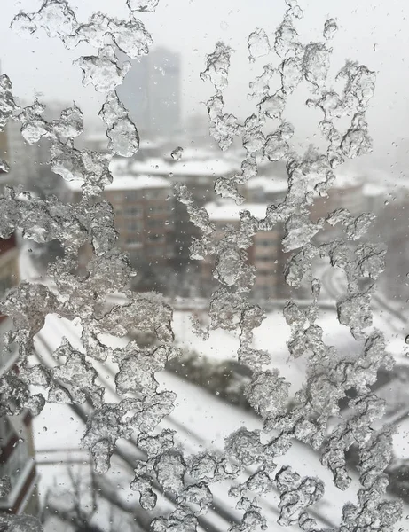 penceresinde street kar altında karşı buz
