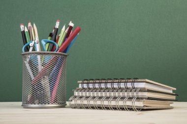 birden çok sabit ile okul şablona geri