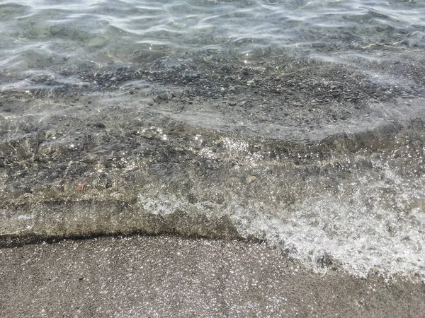 Welle des Meeres am Strand im Sommer — Stockfoto