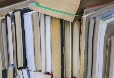 arka plan olarak kitaplar