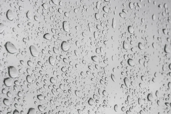 Regentropfen auf Fensterscheibe — Stockfoto