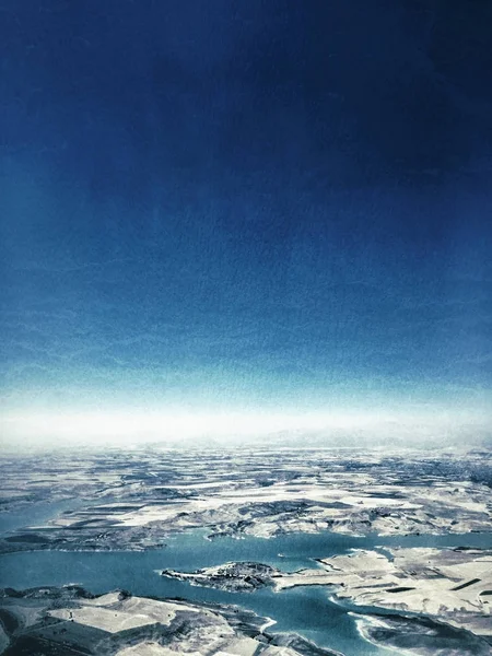 Ciel et vue au sol depuis la fenêtre plane — Photo