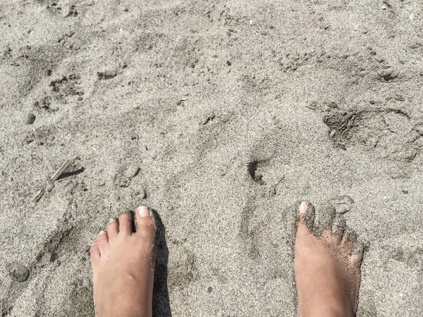 Nahaufnahme Füße Einem Sandstrand Sommer — Stockfoto