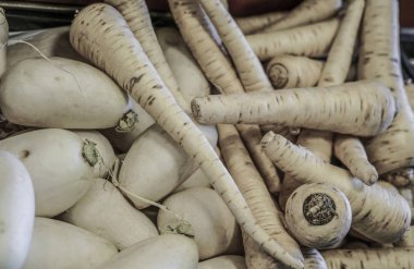 Bakkal, beyaz havuç