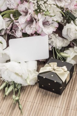 hediye ve çiçek Tekne isimi nakışlı