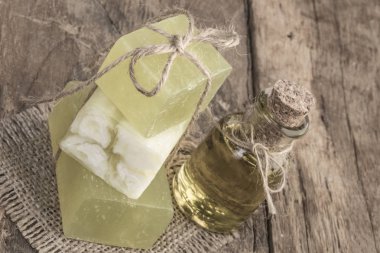 Doğal zeytinyağı sabun Bar ve petrol şişe