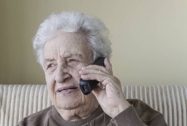 Telefon çok güzel kadın kıdemli