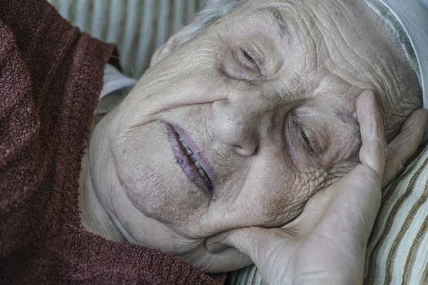 Cansada mulher idosa — Fotografia de Stock