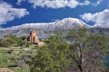Van şehir, Türkiye'de adada eski bir Ermeni Katedrali