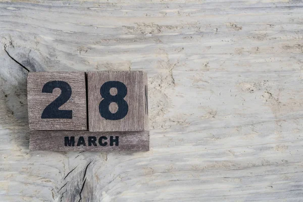 3 월 복사 공간 나무 배경에 대 한 큐브 달력 — 스톡 사진