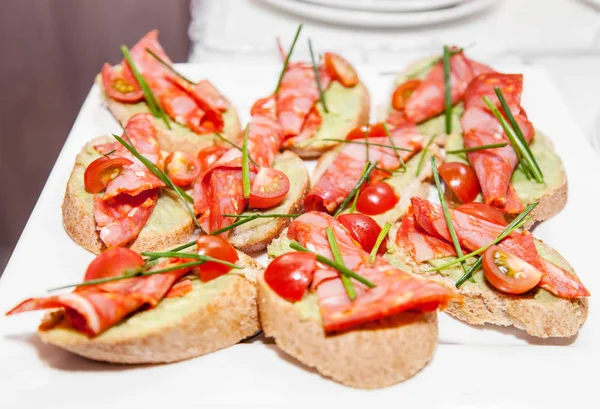 Sandwiches met ham en tomaten — Stockfoto