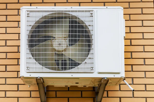 A légkondicionáló kültéri egysége — Stock Fotó
