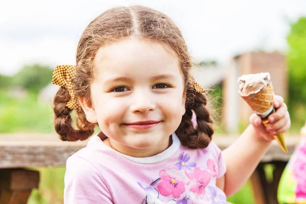 Portrait Little Girl Ice Cream Outdoors — Stock Photo, Image